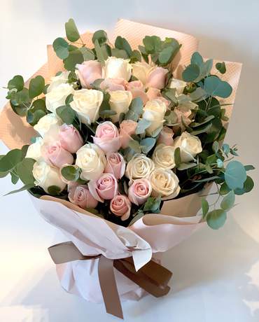 36 Pink and Cream roses 粉紅浪漫