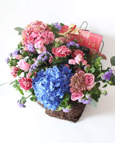 Flower with Godiva Biscuit Hamper Godiva巧克力餅乾花籃