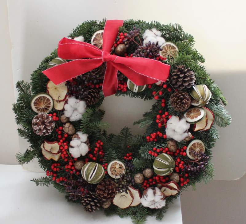 



                                    Christmas Wreath 30cm
