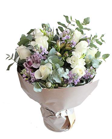 White Roses Bouquet 經典浪漫