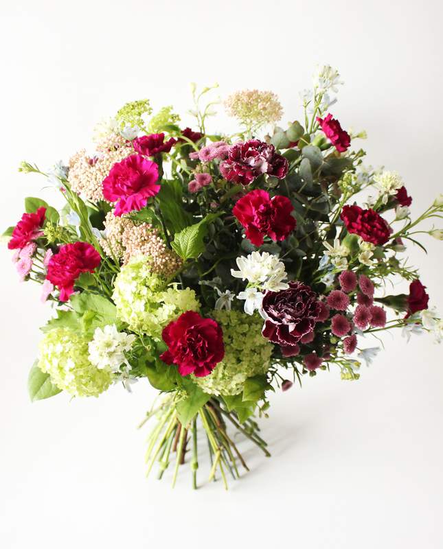 



                                    Purple Carnations Bouquet